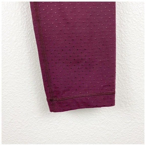Lululemon Astro‎ Wunder Under Crop II Shine Dot in Bordeaux Drama Size 4 - Picture 8 of 11